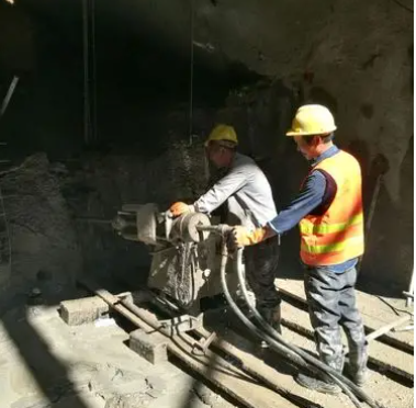 万秀水下抗分散灌浆料特点 水下不分散注浆料介绍